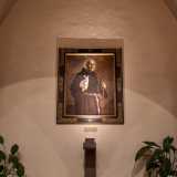 Non solo, � stata anche acquisita una tela: quella del pittore contemporaneo Giovanni Gasparro, raffigurante la ricognizione canonica del Beato Giacomo con la sua immancabile lepre